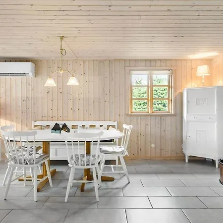 Bl1743-pandrup-rodhus-skolevej-14 *